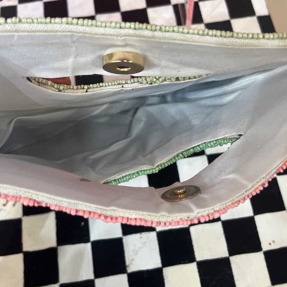 Seeded Clutch - Picture 3 of 5